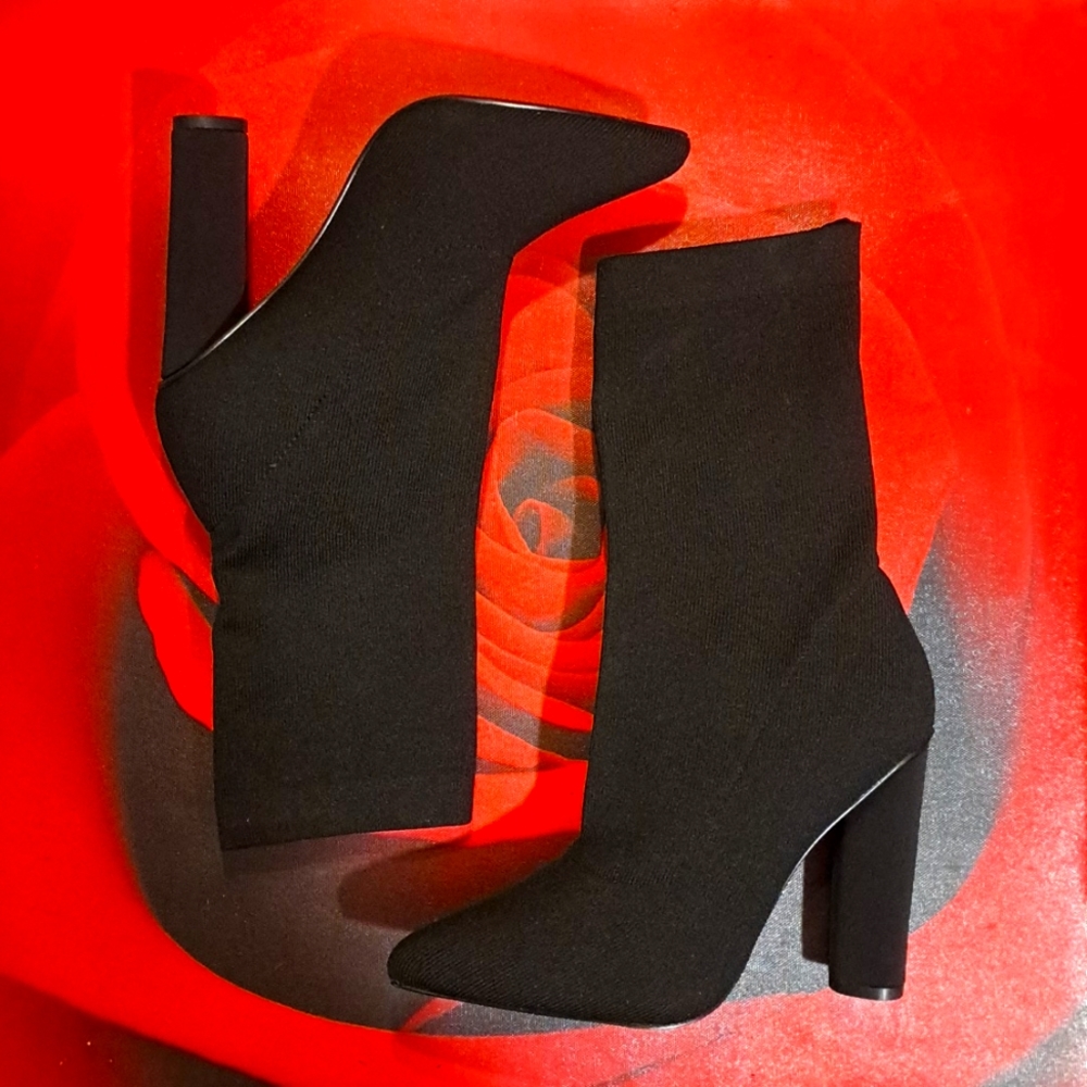 Akira Bootie